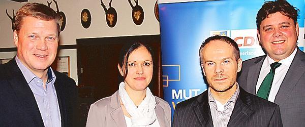 Ulf Thiele, Generalsekretr der CDU-Niedersachsen, Kreisgeschftsfhrerin Ilka Studnik, Dr. Thomas Burgdorff, Gemeindeverbandsvorsitzender Apen-Augustfehn, und Kreisvorsitzender Jens Nacke
